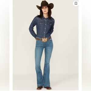 KIMES RANCH * LOLA WOMEN'S LIGHT WASH MID RISE SOHO FADE TROUSER JEANS | 10/32